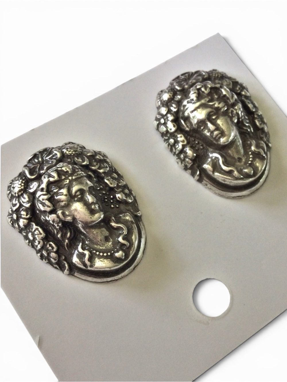 Vintage Brighton Silver‑Plated Heart Cameo Stud Earrings – Pierced - Picture 8 of 11